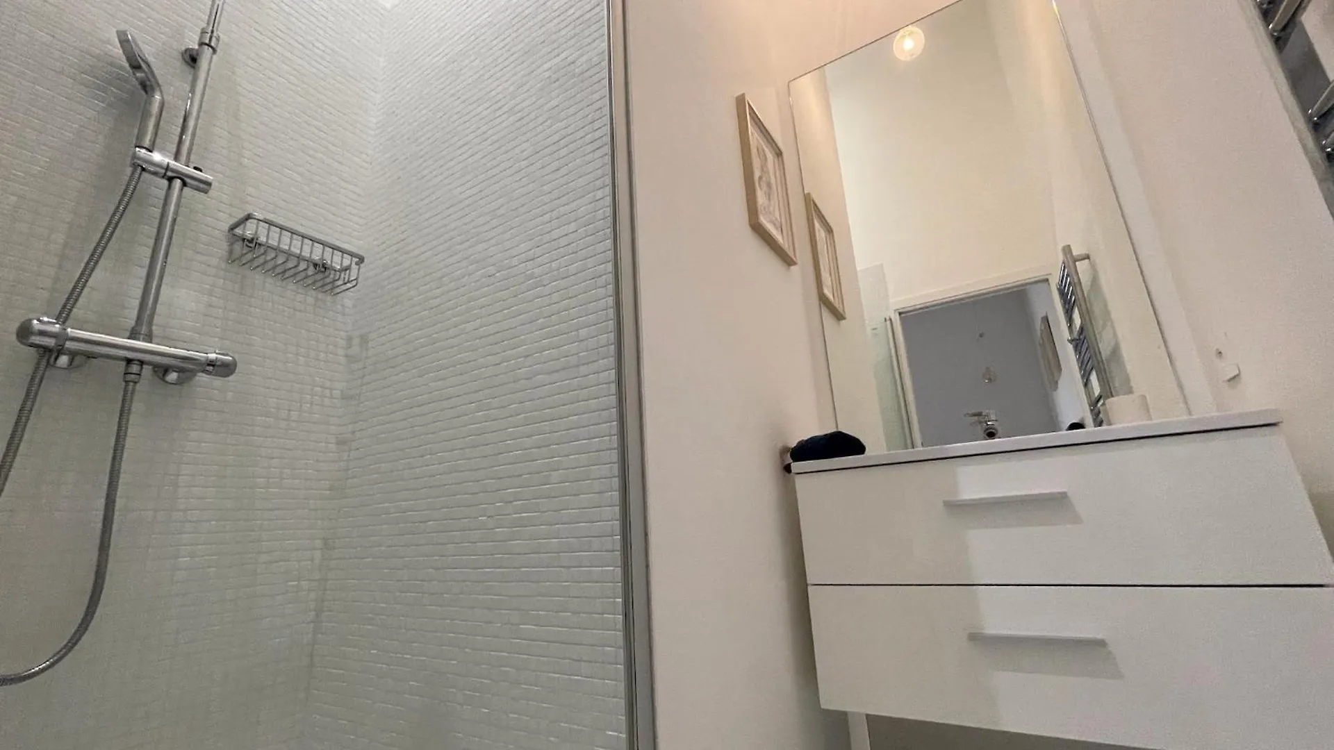 Magenta Mama - Comfort & Charm In Nice Carre D'Or - Near Beach Appartement